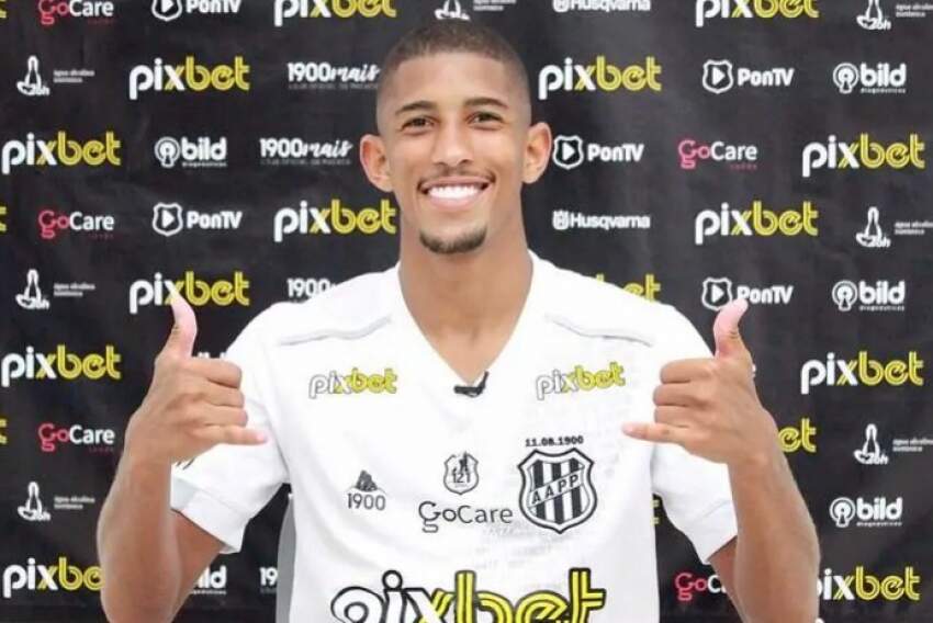 Antes de entrar para a Macaca, o jogador passou pela base do Corinthians. 