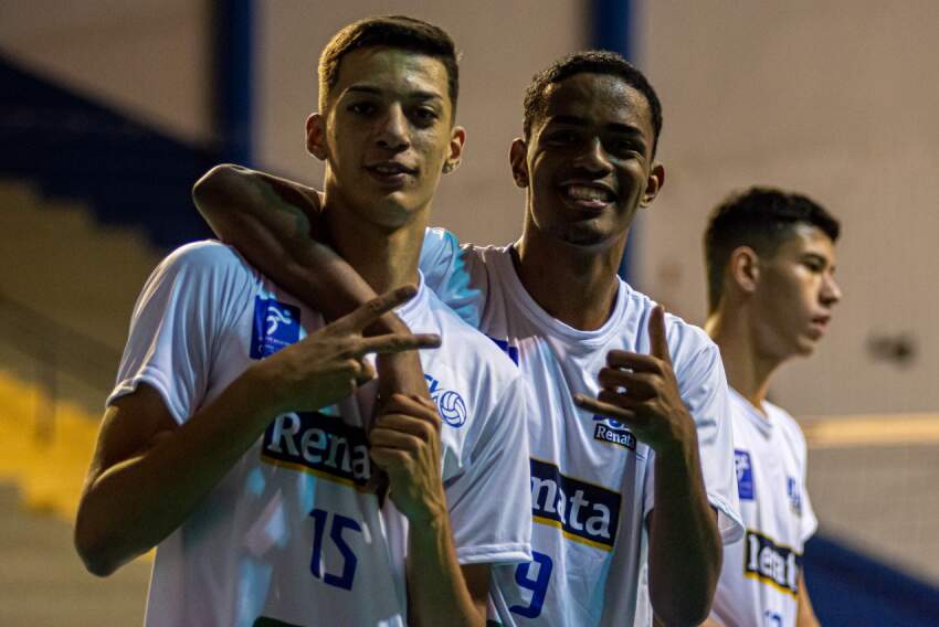 Pedro Henrique e Pedrão, os dois centrais, vão disputar juntos a SuperLiga B