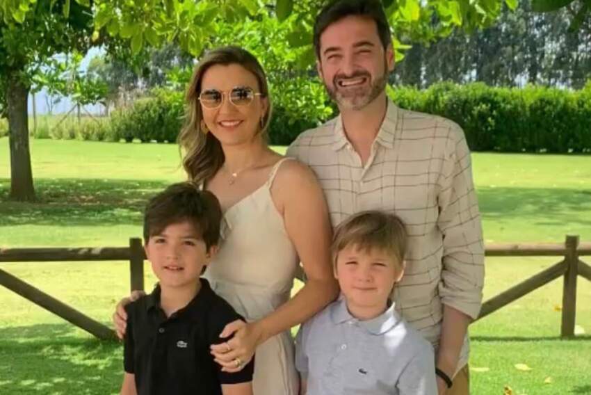 O cardiologista Áureo Falleiros comemorou nova idade ao lado da esposa, Flávia, e dos filhos, Henrique e Felipe 