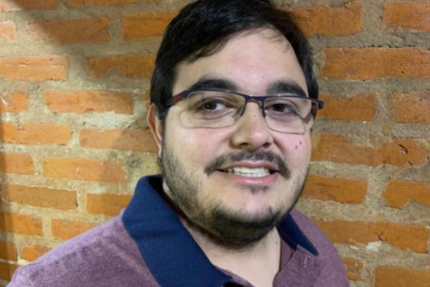 Lucas Mussalem (com seu pai Xande Mussalem) assinará a produção local do show com a Turma do Pagode