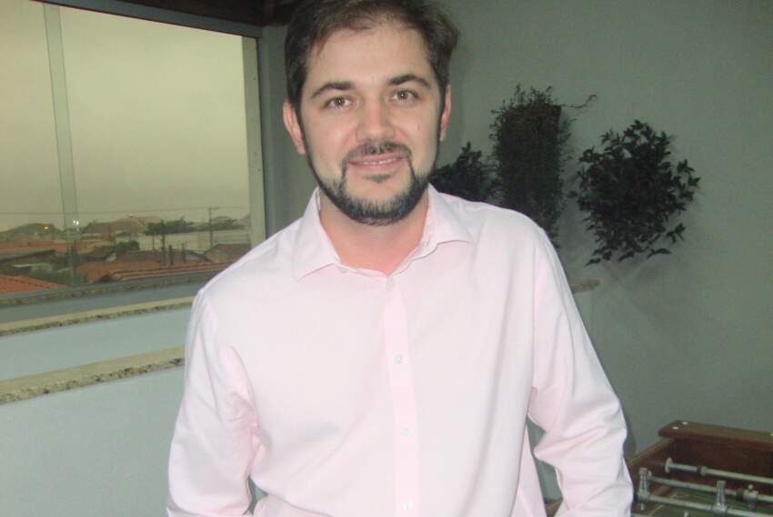 Competente, benquisto e famoso ortopedista: Dr. Leonardo Pelizaro