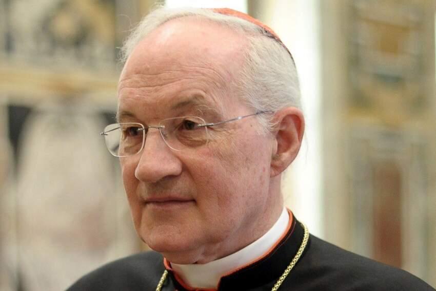A justificativa apresentada pelo Vaticano foi que o religioso de 78 anos atingiu o limite da idade para a aposentadoria