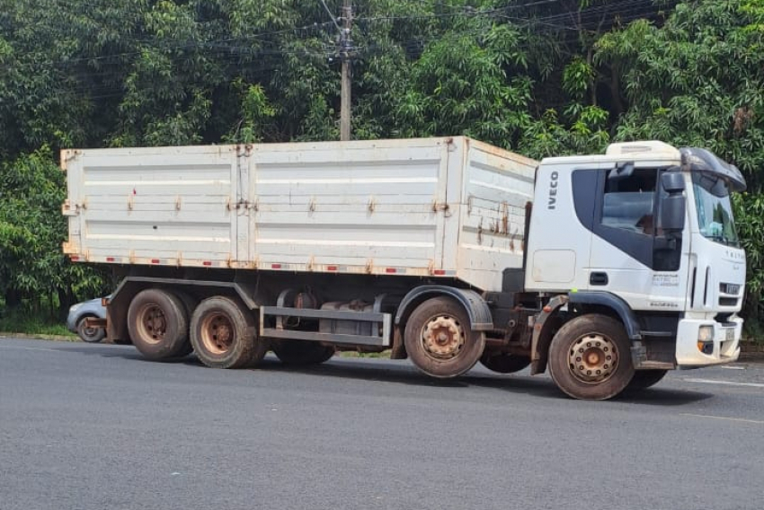 Caminhão com agrotóxicos foi recuperado em área nos fundos do Jardim Luiza 2