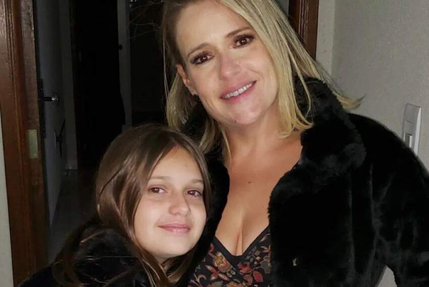 Maria Conterato comemora nova idade cercada de muito amor. Na foto, a aniversariante com a mãe, Silvia