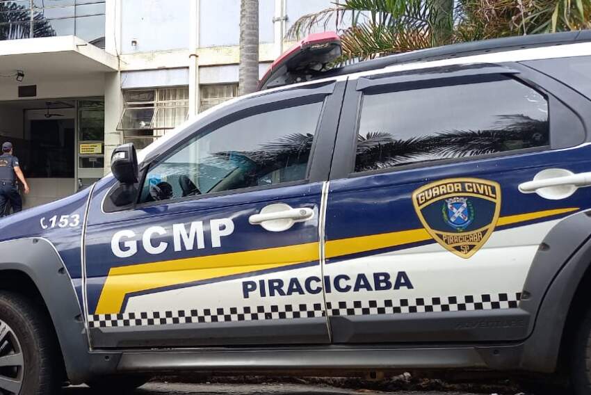 Guarda Civil de Piracicaba apreende motocicleta estacionada próximo a chácara no Pau Queimado