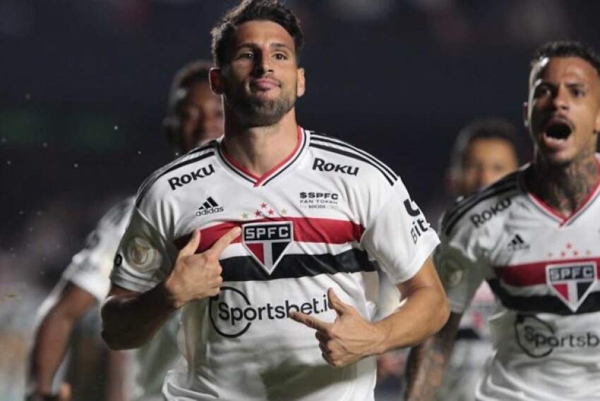 O atacante Calleri é o estrangeiro que mais jogou pelo São Paulo neste ano