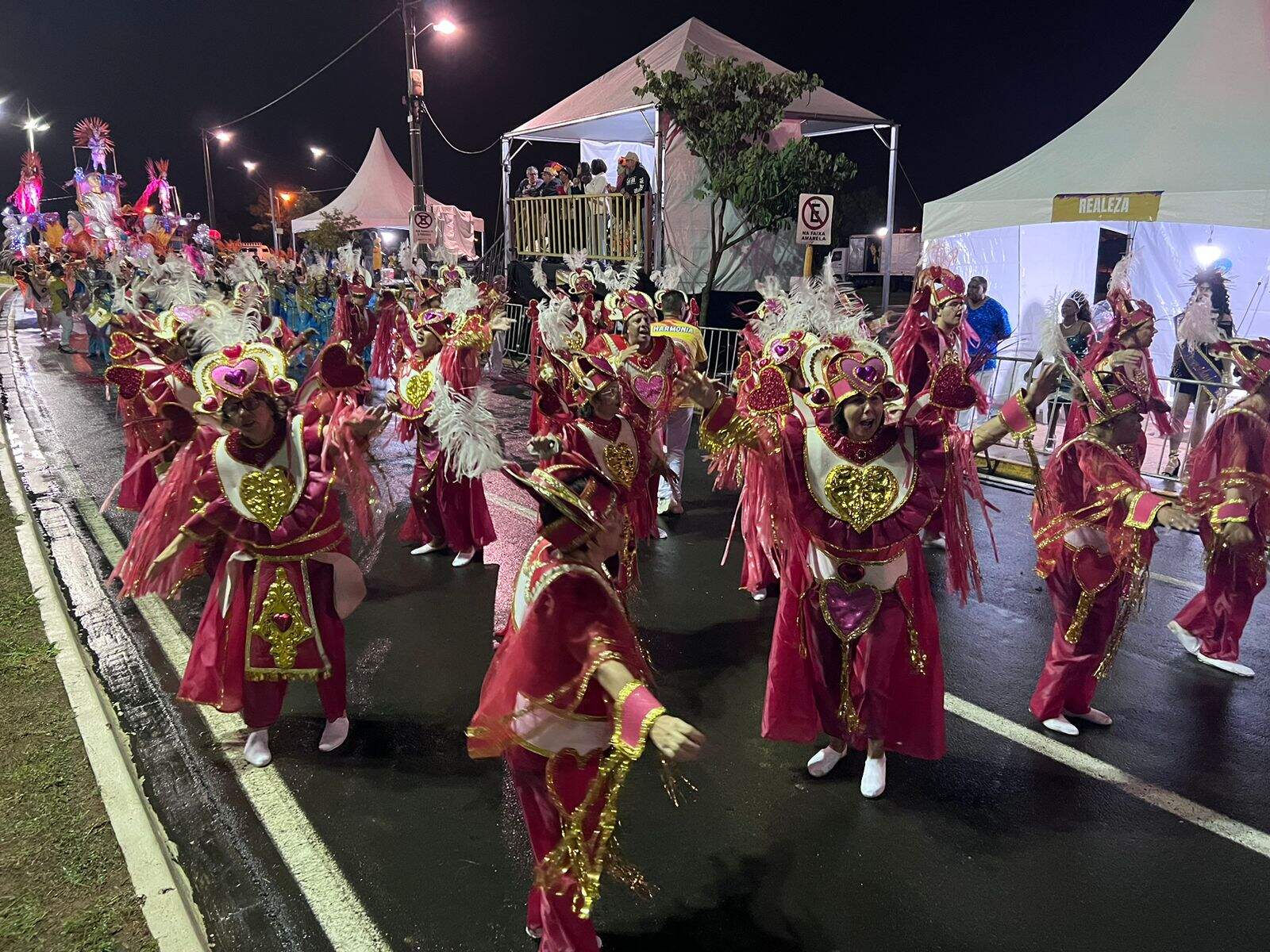 Com homenagem grandiosa, Mocidade Unida da Vila Falcão fecha a primeira  noite de desfile