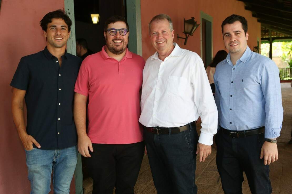 João Pedro Aversa, Willy Lobbe, Hailton Simionato e Matheus Simionato. Foto: Divulgação