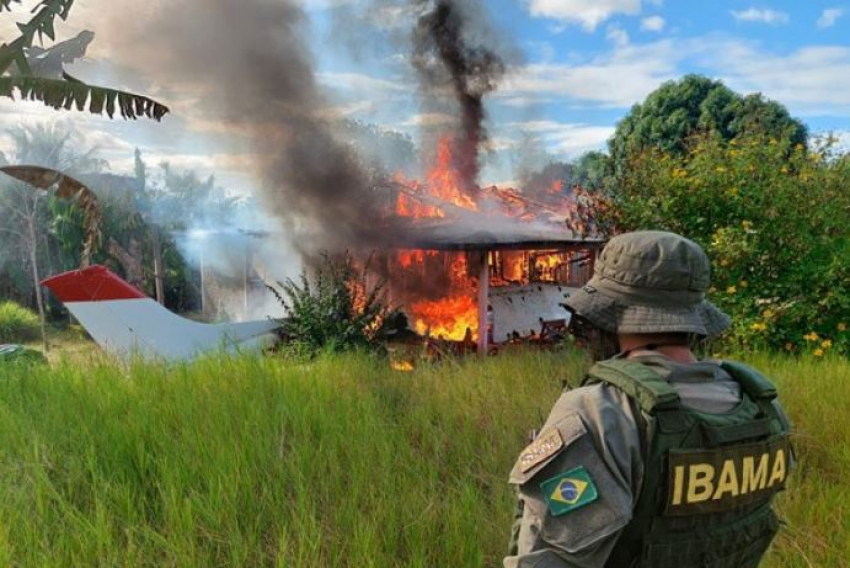 PF e Forças Armadas fazem operação para destruir logística e retirar garimpeiros