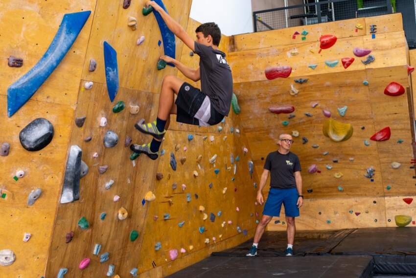 Em Jundiaí, uma academia especializada no esporte de escalada chama atenção de quem gosta de praticar os chamados esportes radicais
