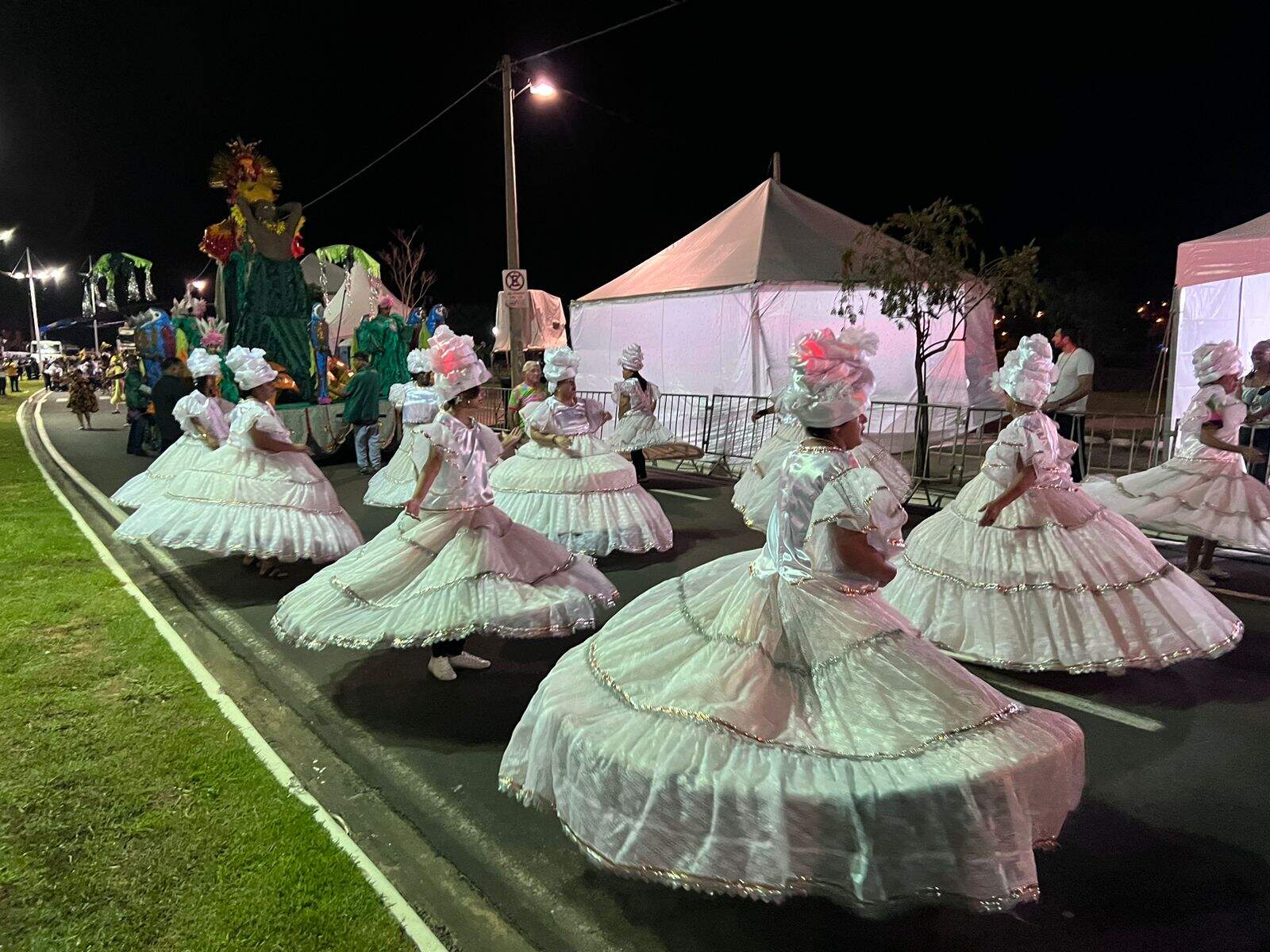 Ala das baianas da Escola de Samba Coroa Imperial, na segunda noite de desfiles. Foto: Laylla Paes