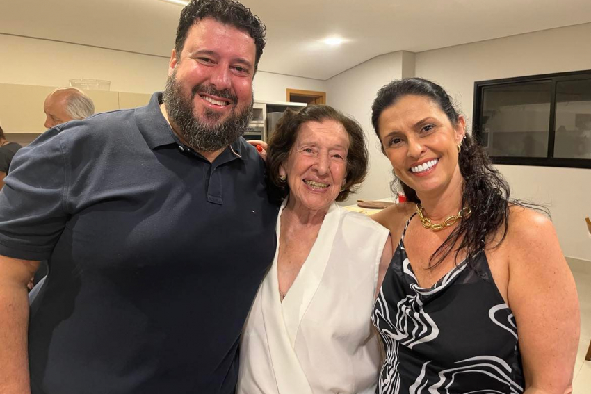 Querida Ivalda Pucci Goulart, com os netos Serginho Mello Fernandes e Thalita Fernandes