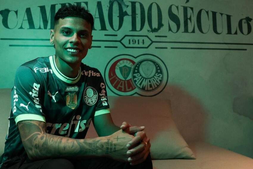 Richard Ríos foi apresentado no Palmeiras nesta terça-feira, 28