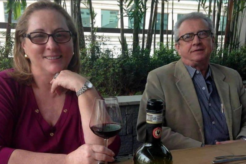 Com a elegante Cristina Presotto, o médico gastroenterologista José Gastão Barbosa da Silveira