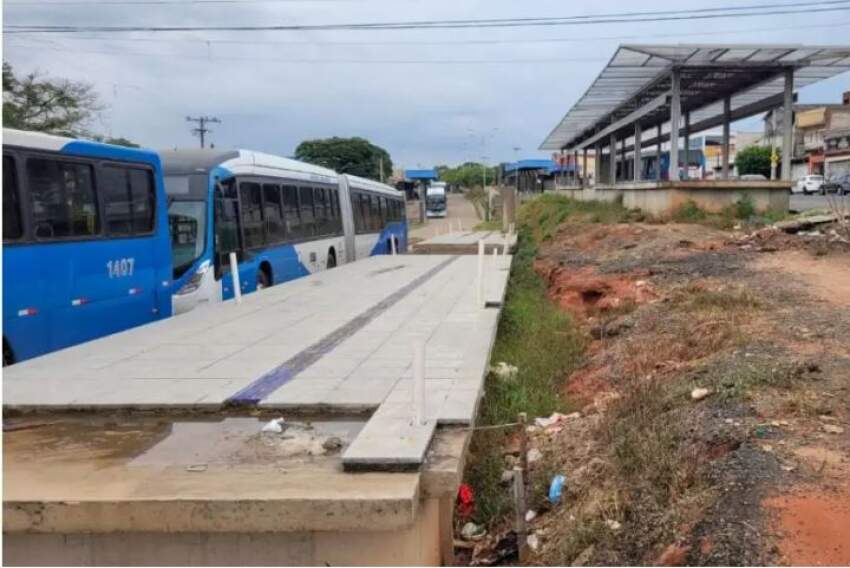 Obra do BRT abandonada no Vida Nova