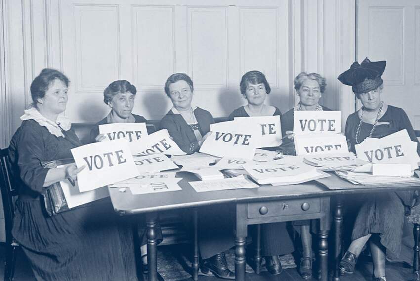 Direito ao voto feminino no Brasil só foi possível com muita luta; mulheres puderam votar a partir de 1932, graças a decreto