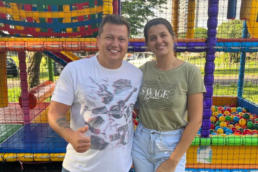 Murilo Teixeira (foto com a esposa Jéssica) acaba de lançar uma novidade em Franca e região