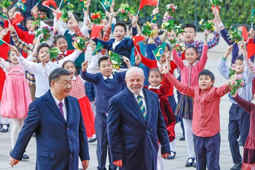 Presidente da China, Xi Jinping, recebe Lula para encontro em Pequim