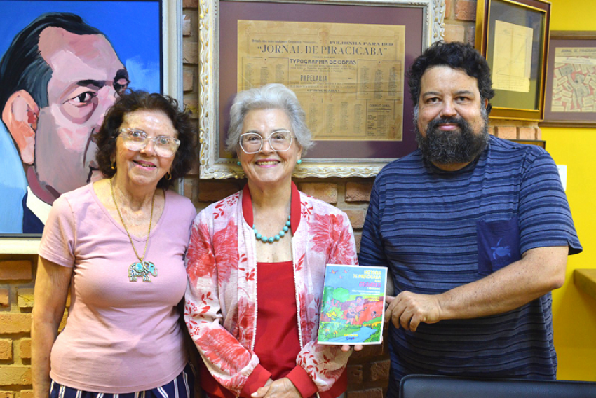 Valdiza Capranico e Marly Perecin na redação do JP, com o diretor Marcelo Batuíra