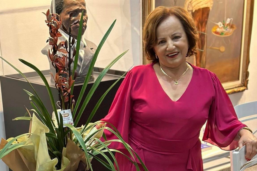  Niza Neila Almeida Liporoni lançou o livro da história de sua família, na Casa da Cultura e do Artista Francano