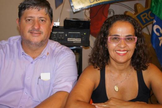 Carlos Corrêa, acompanhado de sua mulher Marli, fará a entrega de troféus aos agraciados da Noite das Celebridades