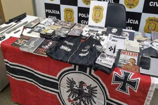 Materiais de apologia ao nazismo apreendidos pela Polícia Civil