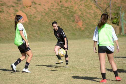 Esporte abre inscrição para seletiva de futebol feminino