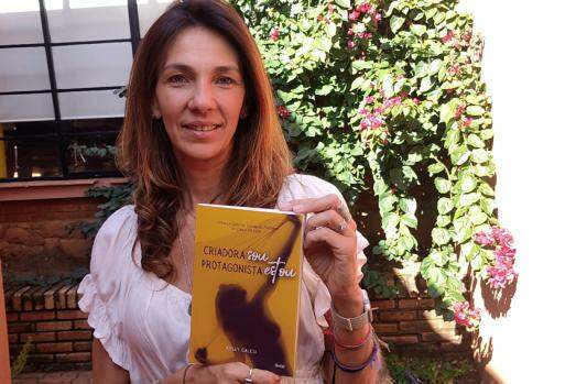 Autora já lançou livro digital na Suíça e em Portugal, e no Brasil lança versão física