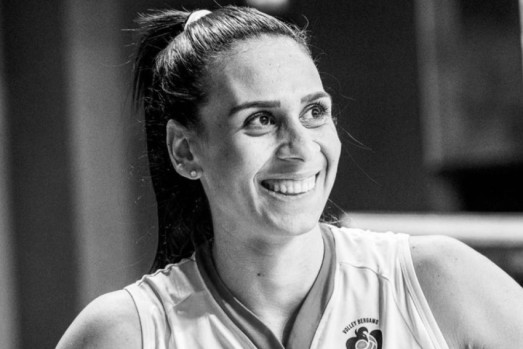 Jogadora de vôlei do Barueri, Paula Borgo, morre aos 29 anos