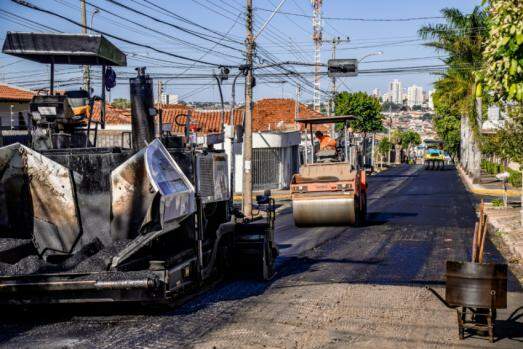 Recape na rua Alto Acre, no Jardim Bela Vista