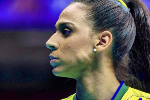 A mãe, familiares e amigos homenagearam Ana Paula nas redes sociais