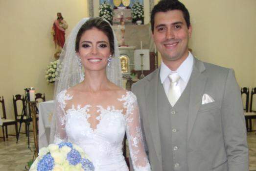 Marina Assaid Dermínio (wonderful/nat é dia 26/5/6ª feira), casou-se, na Nossa Senhora das Graças, com o médico (francano) Ismael Lombardi.