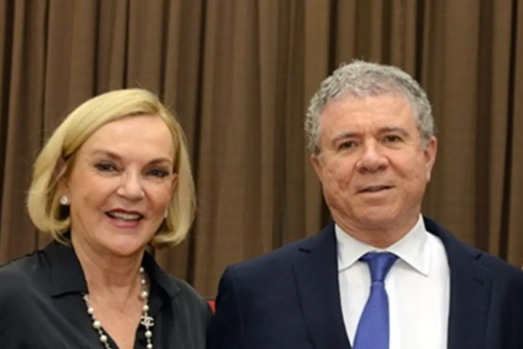 Morreram no acidente o empresário Celso Silveira Mello Filho, 73 anos, a esposa Maria Luiza Meneghel, 71 anos