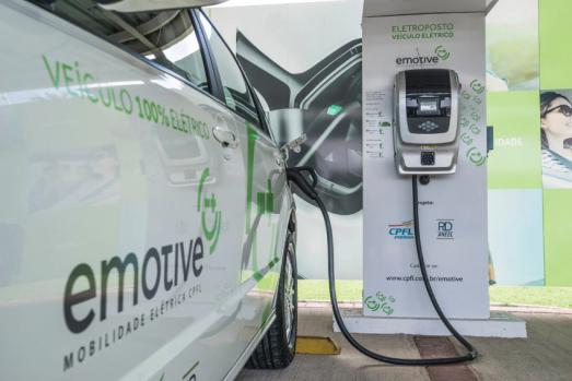 Os carregadores ficavam na rede Graal, em parceria com a CPFL