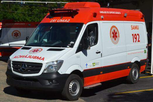 Paciente em surto danificou vidro lateral de ambulância do Samu em Franca, antes de fugir