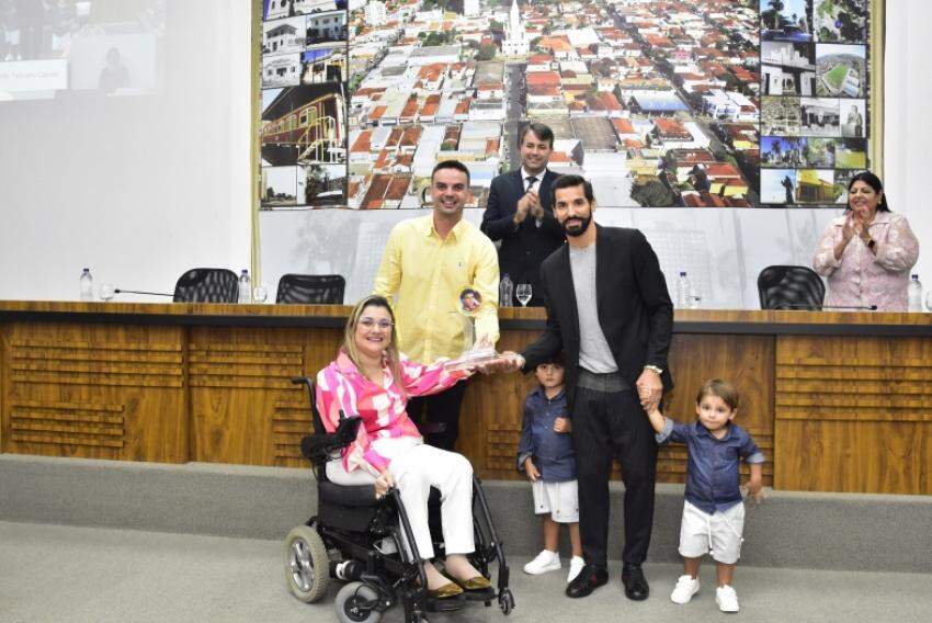 Destaque internacional, jogador de futsal da região foi homenageado pela Câmara de Penápolis: Ricardo Caputo iniciou na carreira sem conhecimento dos pais