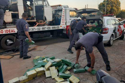 O motorista da kombi relatou que pegou a droga em Mato Grosso do Sul e que iria levá-la para revenda na cidade de Bebedouro, na região de Ribeirão Preto
