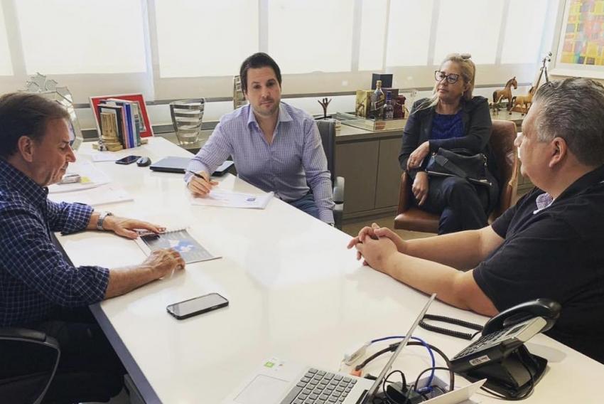 Diretor da rede Savegnago, Chalim Savegnago, com seu filho Murilo Savegnago, CEO da rede Sampi de Portais, Corrêa Neves Jr., e Sandra Lima