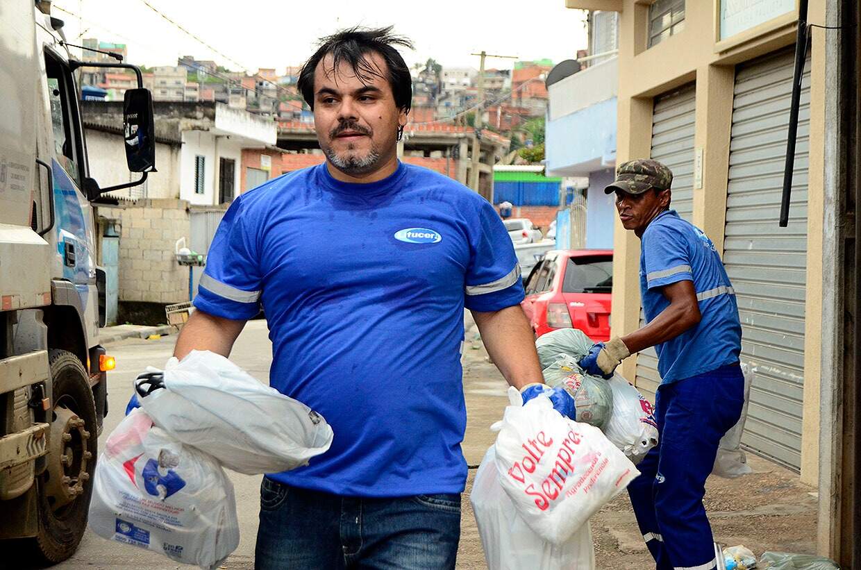 Trabalho 'mão na massa' é inspiração para Renato, que cresceu no bairro Vila Indaiá, em Várzea