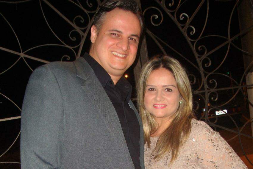Naquela festa de aniversário, também o colunável casal Rodrigo (Sandra Cassis) Camargo