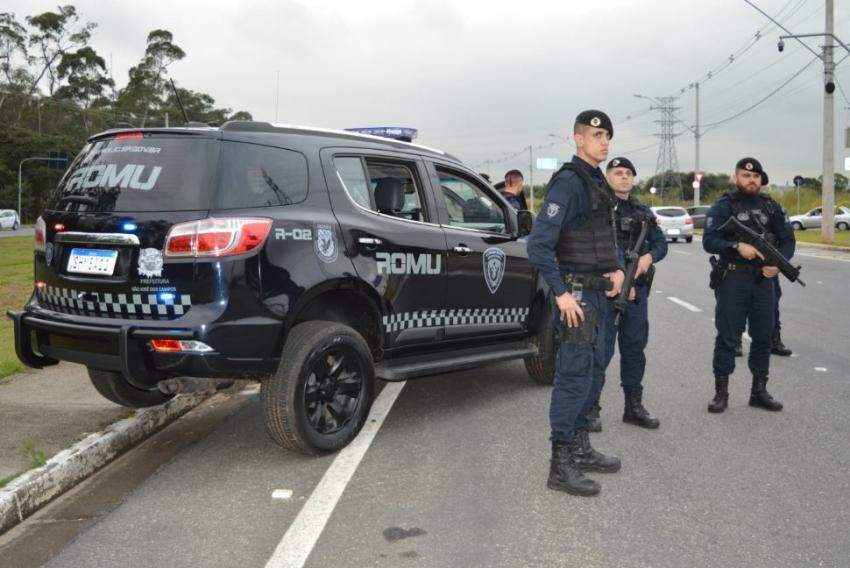 Guarda Civil interrompe aglomeração e racha de carros em Minas Gerais