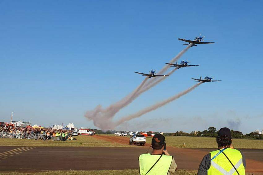 Live 8º Arraiá Aéreo Bauru-SP - F-5 - Esquadrilha da Fumaça - 11/06/23 