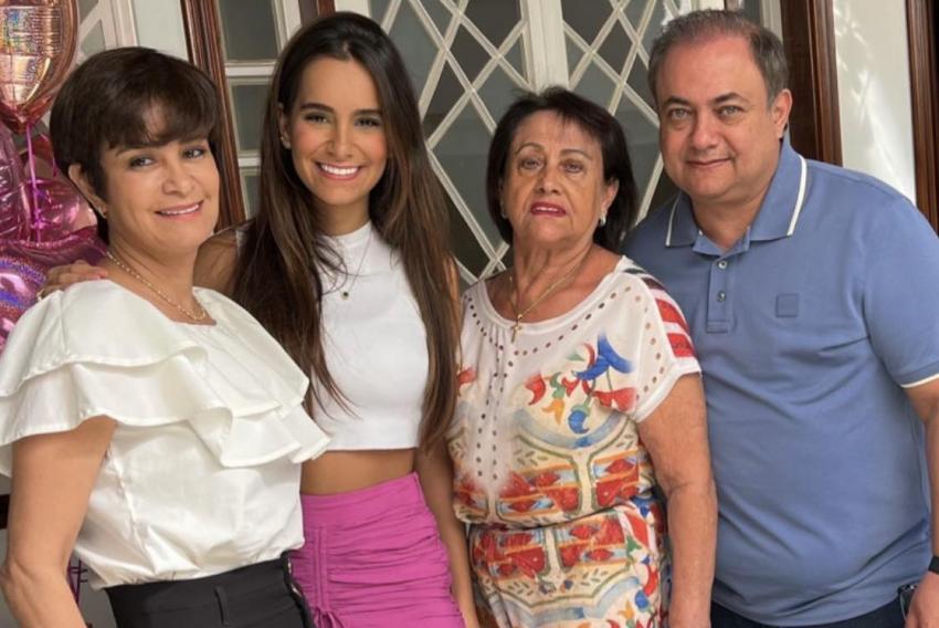 Empresário Juliano Arantes com as três mulheres de sua vida: Regiane (esposa), Maria Laura (filha) e Maria Helena (mãe)