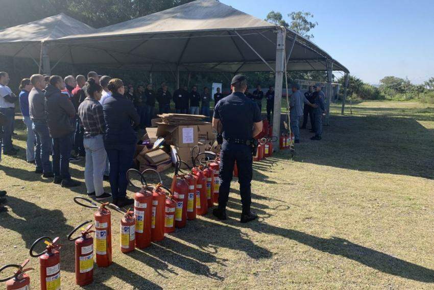 Alunos da GMJ receberam informações sobre combate a incêndios