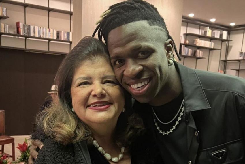 Poderosa Luiza Helena Trajano em click, pra lá de especial, com o jogador de futebol Vini Jr (do Real Madri)