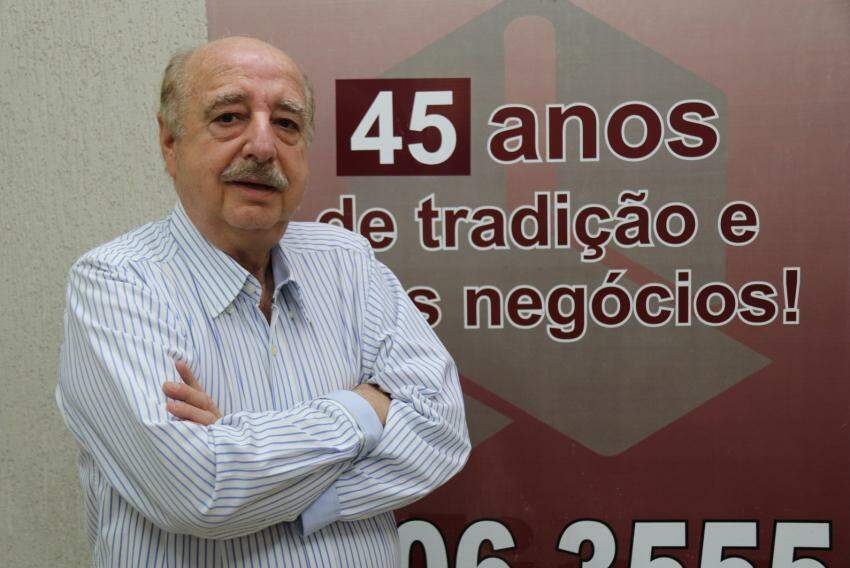 Antônio Elias Ferreira, proprietário da imobiliária