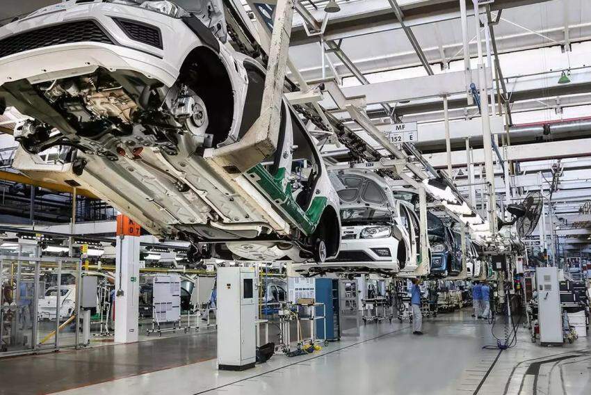 Linha de produção da Volkswagen em Taubaté