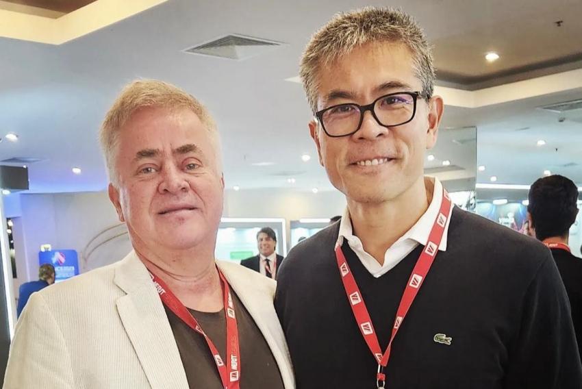 O médico cirurgião vascular, Celso Lúcio Marcelino, com o profissional da mesma área, Rodrigo Kikuchi