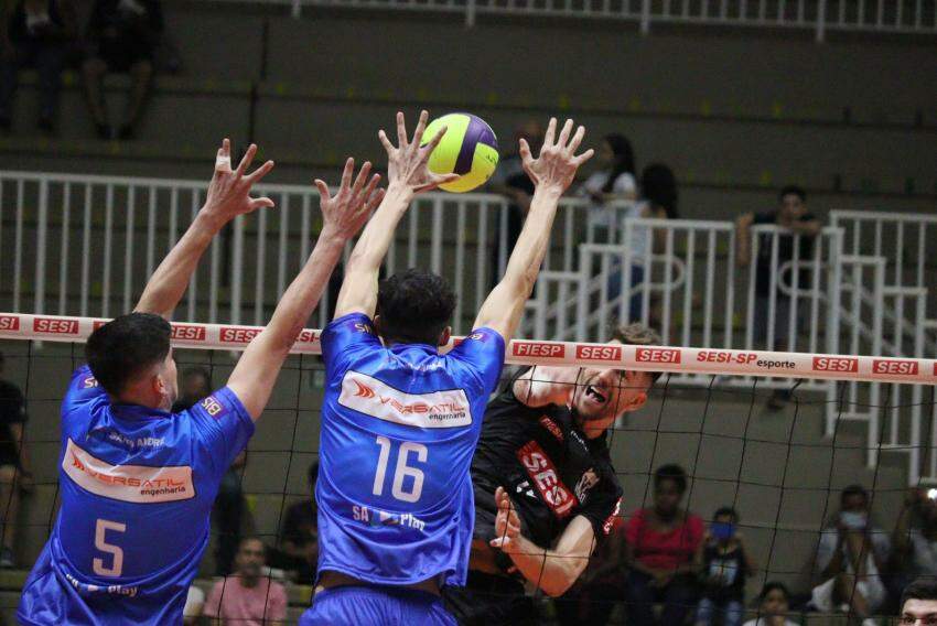 Atibaia perde na estreia do Campeonato Paulista de Vôlei