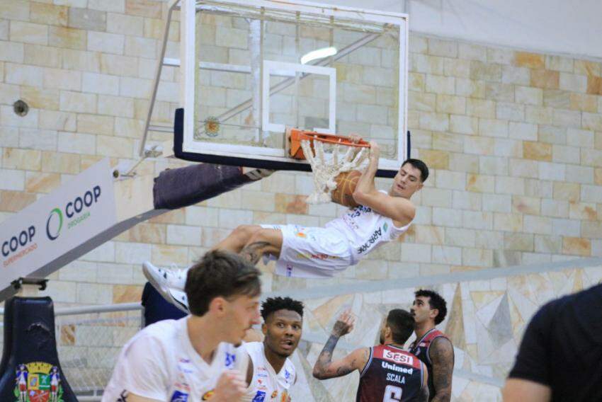 São José Basketball estreia no Campeonato Paulista com derrota